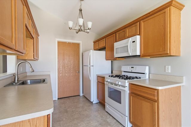 1304 Riversedge Drive, Saline, MI 48176