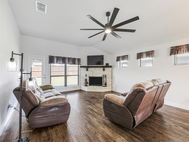 1916 Nightfall Drive, Venus, TX 76009