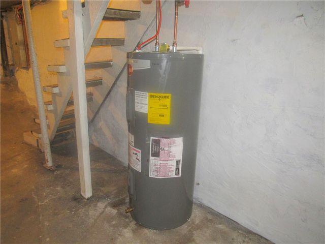 137 W Painter Street, South Connellsville, PA 15425