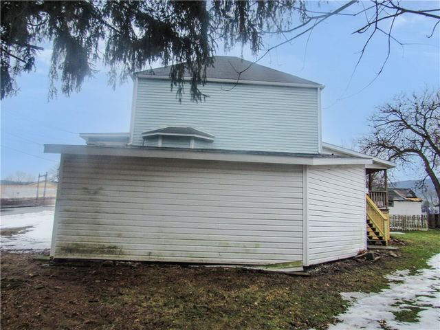 137 W Painter Street, South Connellsville, PA 15425