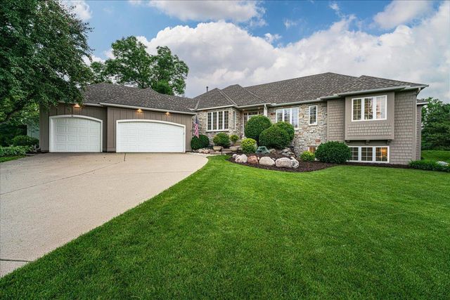 7806 Bush Lake Drive, Bloomington, MN 55438