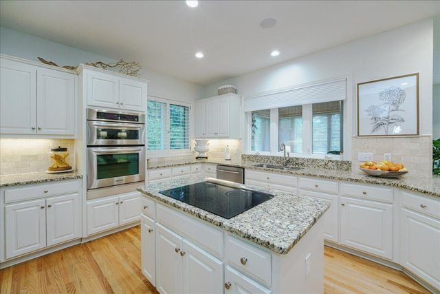 7806 Bush Lake Drive, Bloomington, MN 55438