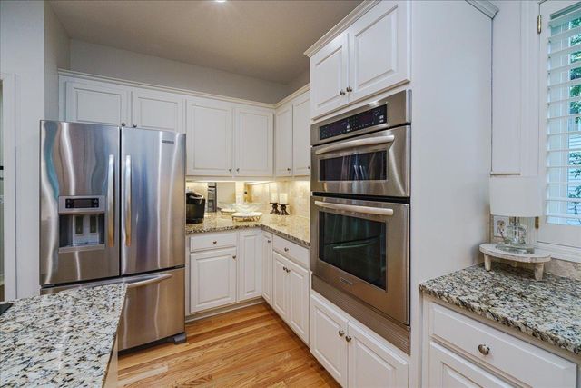 7806 Bush Lake Drive, Bloomington, MN 55438