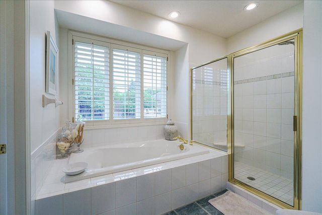 7806 Bush Lake Drive, Bloomington, MN 55438
