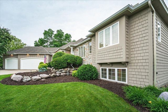 7806 Bush Lake Drive, Bloomington, MN 55438