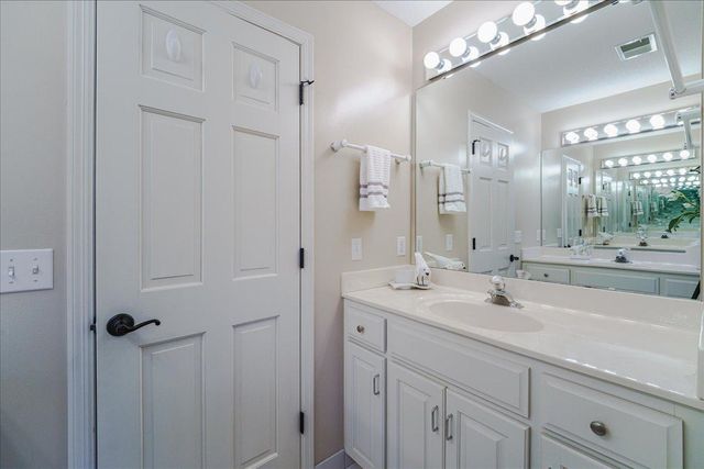 7806 Bush Lake Drive, Bloomington, MN 55438
