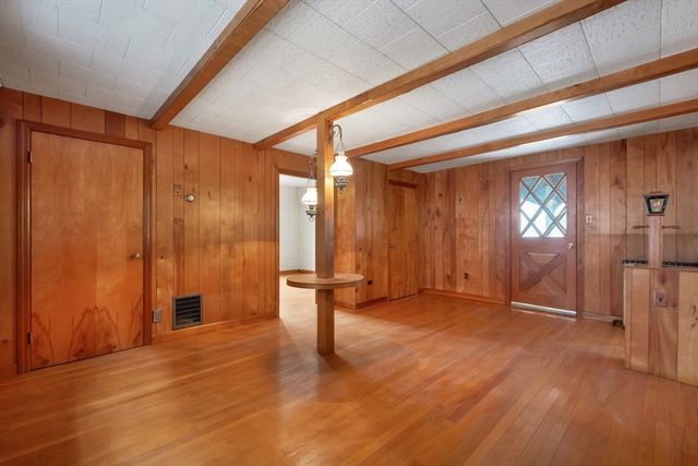 100 West Meadow, Lowell, MA 01854