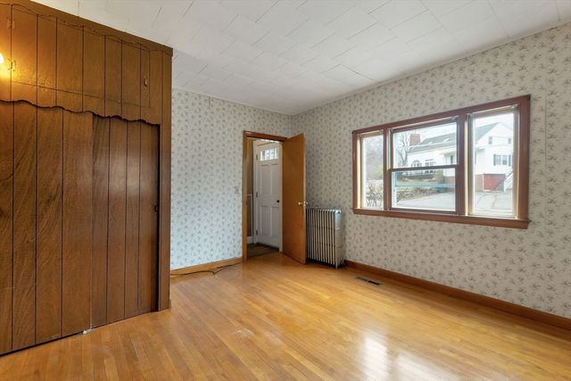 100 West Meadow, Lowell, MA 01854