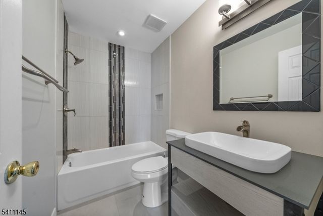 36 Cherrywood Dr, Franklin Twp., NJ 08873