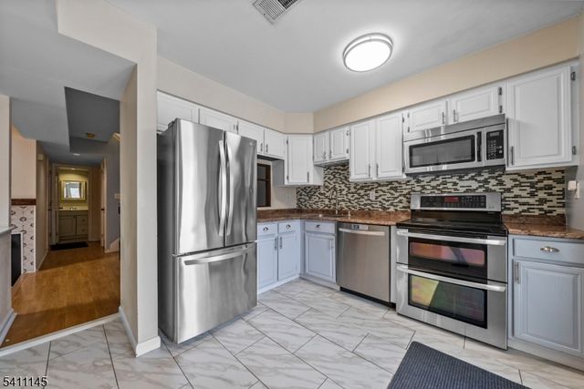 36 Cherrywood Dr, Franklin Twp., NJ 08873