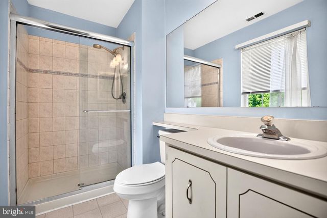 3810B ADELAIDE DR, Mt Laurel, NJ 08054