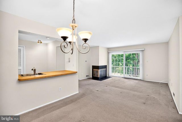 3810B ADELAIDE DR, Mt Laurel, NJ 08054