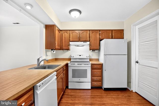 3810B ADELAIDE DR, Mt Laurel, NJ 08054