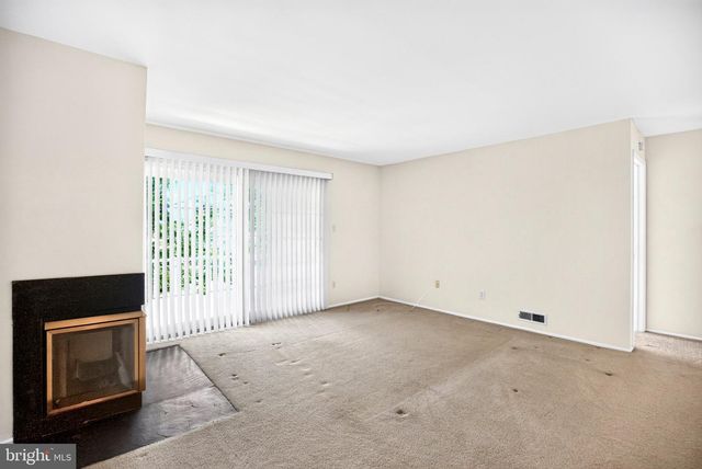 3810B ADELAIDE DR, Mt Laurel, NJ 08054