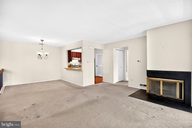 3810B ADELAIDE DR, Mt Laurel, NJ 08054