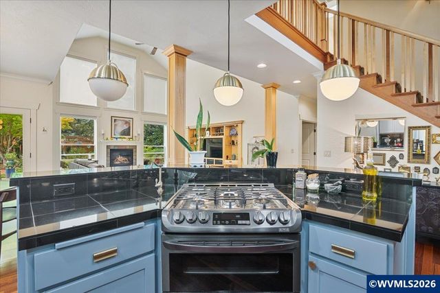 2121 Davis Rd S, Salem, OR 97306
