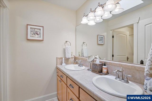 2121 Davis Rd S, Salem, OR 97306