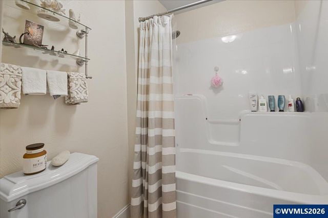 2121 Davis Rd S, Salem, OR 97306