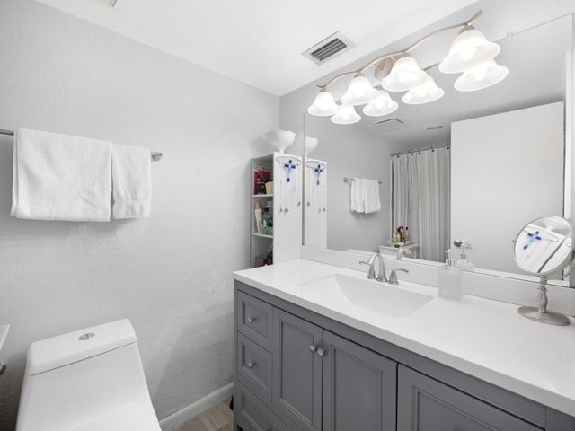 10772 La Placida Drive 7-303, Coral Springs, FL 33065