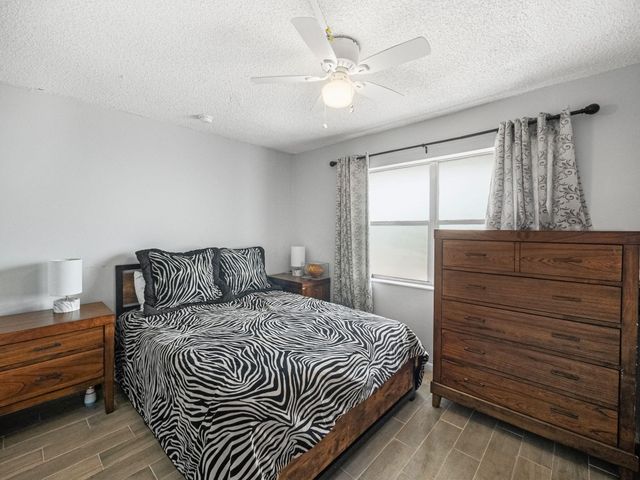 10772 La Placida Drive 7-303, Coral Springs, FL 33065