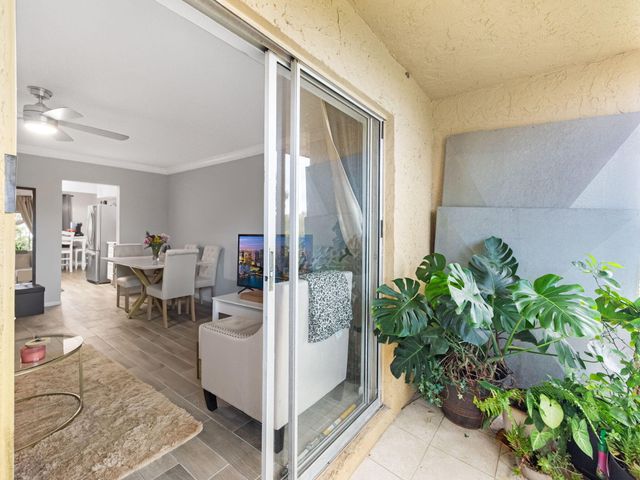 10772 La Placida Drive 7-303, Coral Springs, FL 33065