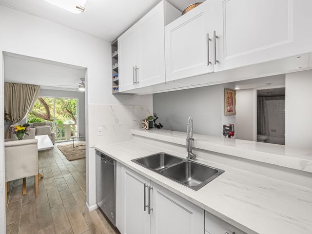 10772 La Placida Drive 7-303, Coral Springs, FL 33065