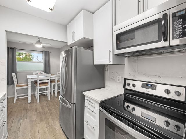 10772 La Placida Drive 7-303, Coral Springs, FL 33065