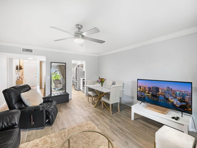 10772 La Placida Drive 7-303, Coral Springs, FL 33065