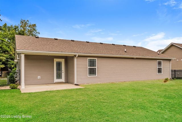 6106 Larkgrove Dr, Louisville, KY 40229