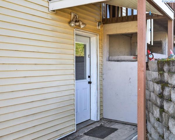 732 NW Ritchie, Pullman, WA 99163