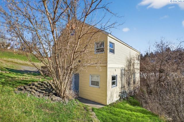 732 NW Ritchie, Pullman, WA 99163