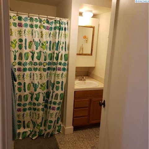 732 NW Ritchie, Pullman, WA 99163