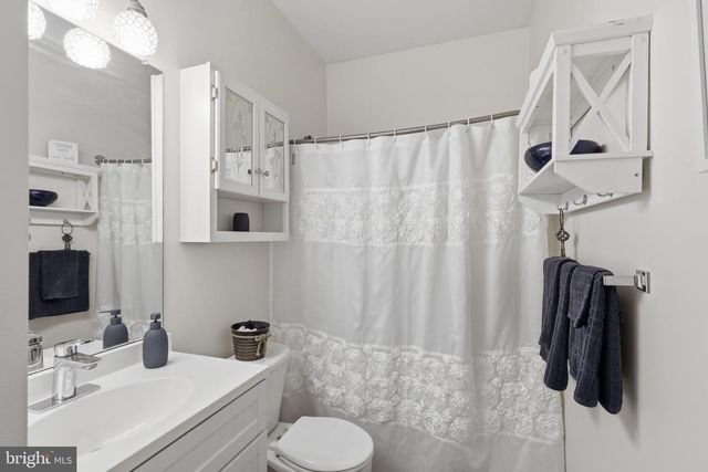 88 CASTLEROCK LN, Martinsburg, WV 25405