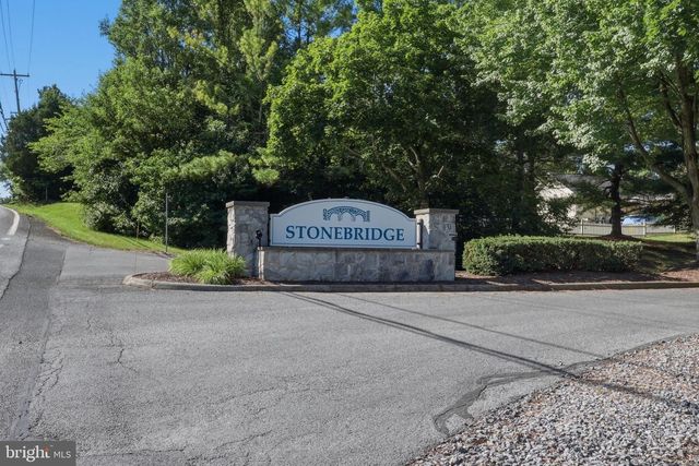 88 CASTLEROCK LN, Martinsburg, WV 25405