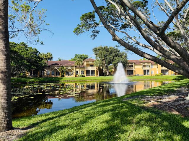 4791 Via Palm Lakes 1706, West Palm Beach, FL 33417