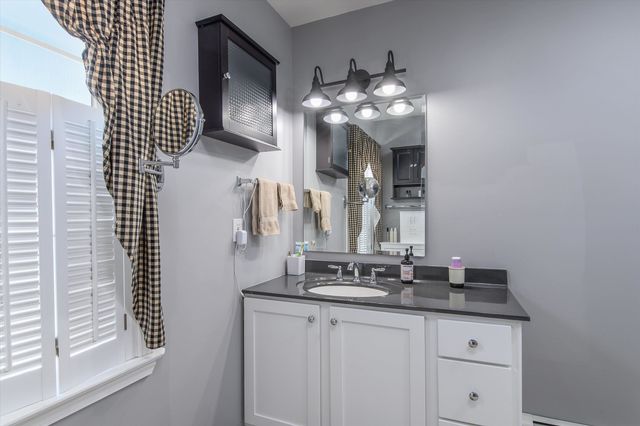 23 Wilsons Woods Road, Brattleboro, VT 05301