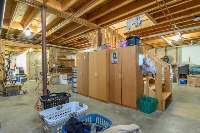 23 Wilsons Woods Road, Brattleboro, VT 05301