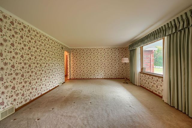 626 Rainbow Drive NW, Lancaster, OH 43130