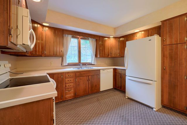 626 Rainbow Drive NW, Lancaster, OH 43130