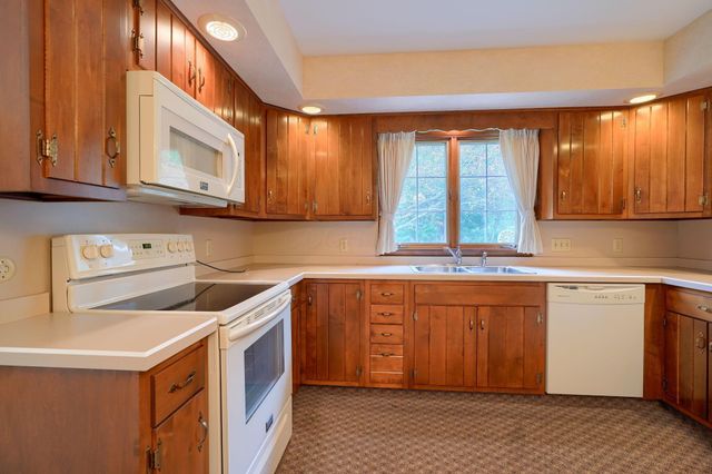 626 Rainbow Drive NW, Lancaster, OH 43130