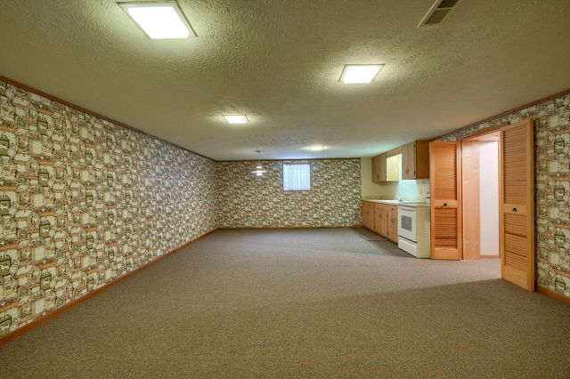 626 Rainbow Drive NW, Lancaster, OH 43130