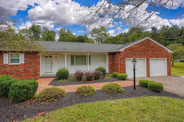 626 Rainbow Drive NW, Lancaster, OH 43130