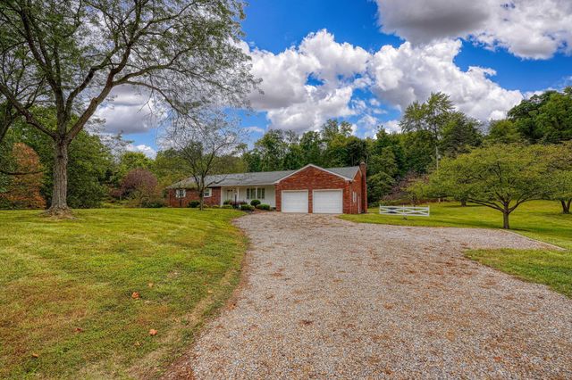 626 Rainbow Drive NW, Lancaster, OH 43130