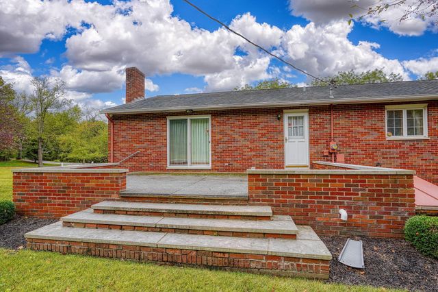 626 Rainbow Drive NW, Lancaster, OH 43130