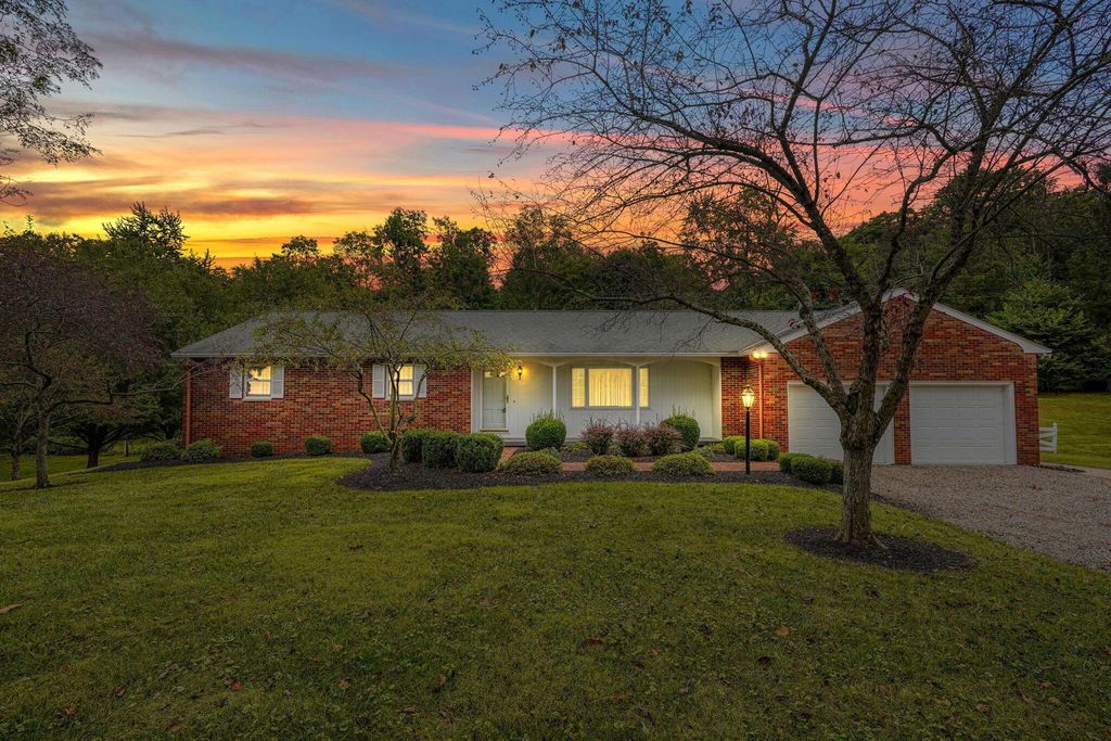 626 Rainbow Drive NW, Lancaster, OH 43130