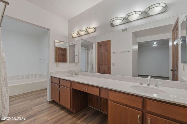 6822 E Brownstone Place, Tucson, AZ 85750