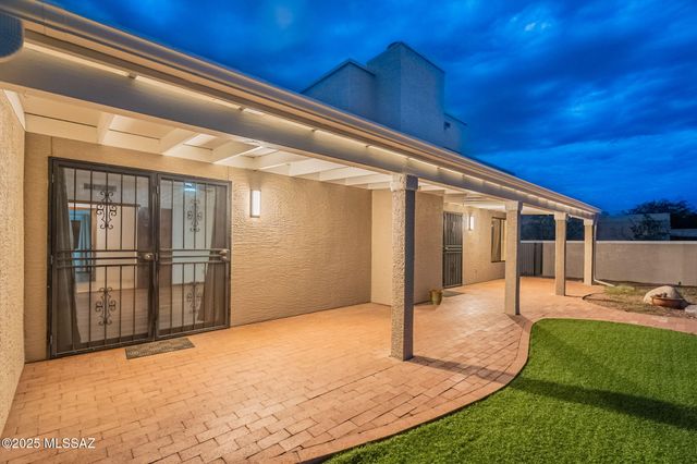 6822 E Brownstone Place, Tucson, AZ 85750