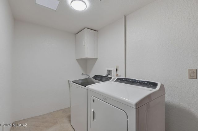 6822 E Brownstone Place, Tucson, AZ 85750