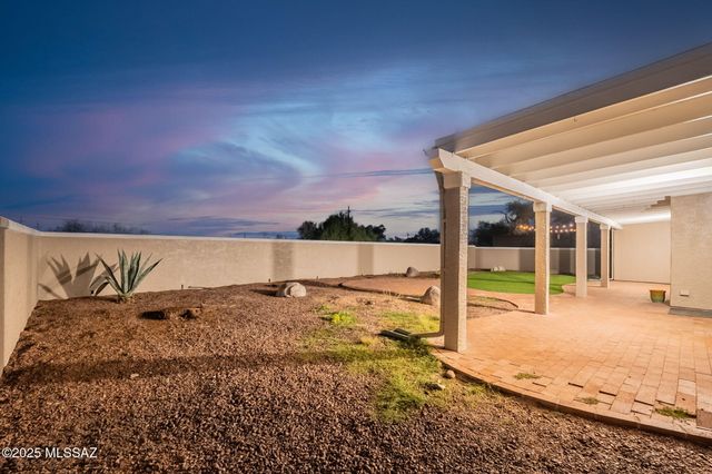 6822 E Brownstone Place, Tucson, AZ 85750