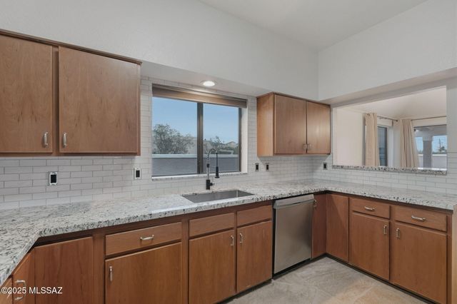 6822 E Brownstone Place, Tucson, AZ 85750